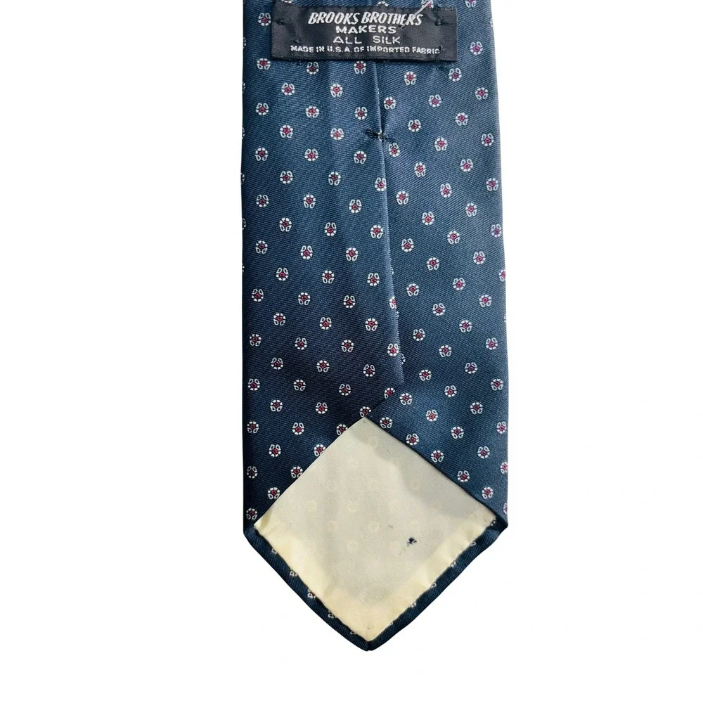 Brooks Brothers Makers Mens Navy Blue Silk Geometric Medallion Necktie USA Made‎